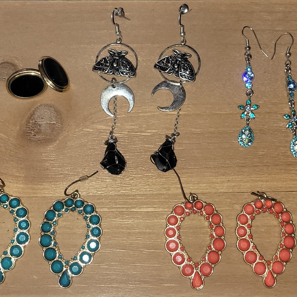 Elegant Silver and Black Earrings Set